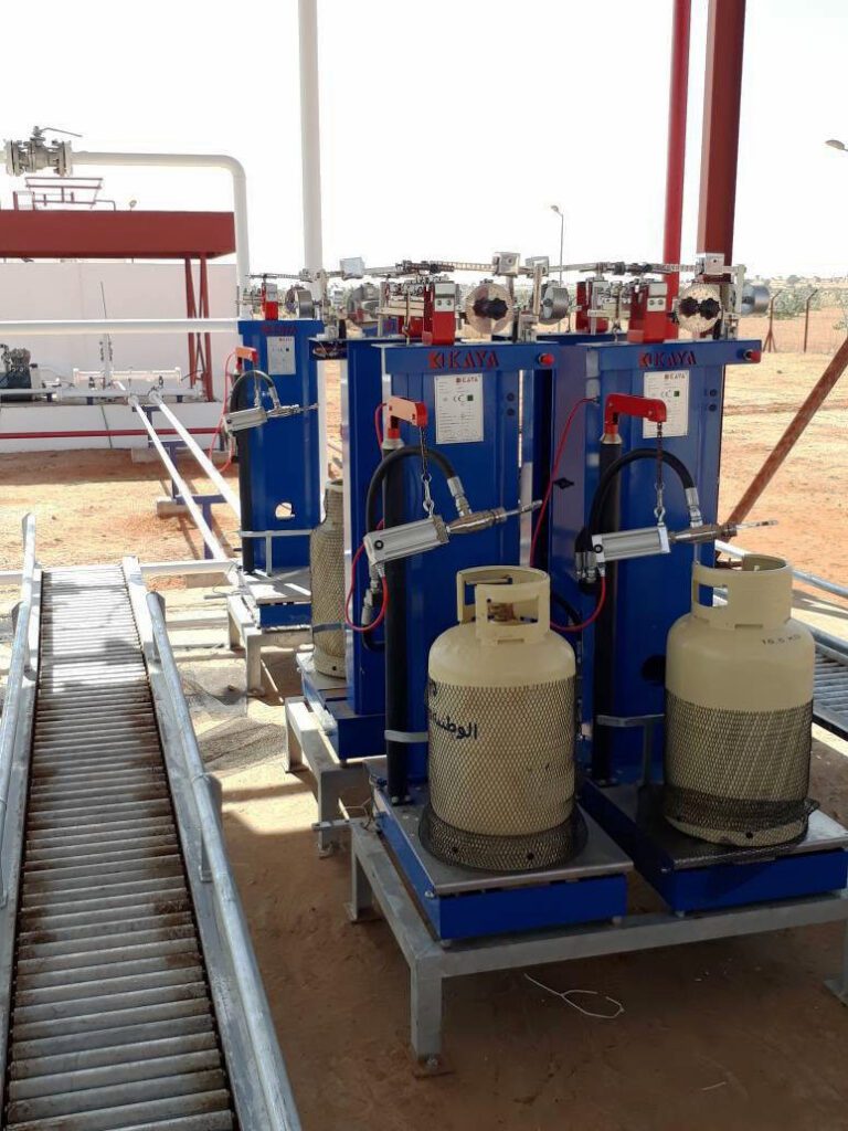 LPG Filling Skids are equipped with electronic scales and rotating platforms, designed to increase production efficiency and ensure accuracy of the quantities filled.