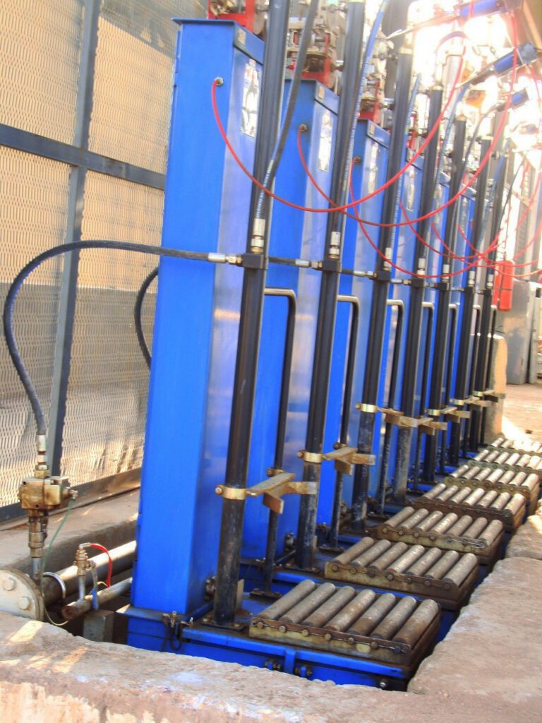 An integrated system of compact gas cylinder filling units, equipped with cylindrical conveyor belts (Rollers) to facilitate the movement of cylinders, with connecting pipes and a hydraulic hose for each unit to ensure accurate filling.