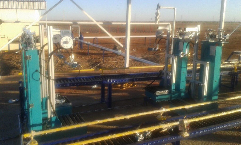 Vertical gas filling units in the Kosti warehouse feature electronic systems for controlling weight and quantity, ensuring filling accuracy and compliance with approved technical specifications.