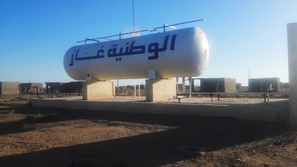 A horizontal strategic tank for storing liquefied petroleum gas (LPG Bullet Tank) installed on concrete foundations, and equipped with an upper cooling pipe network and a system of safety valves to ensure pressure stability.